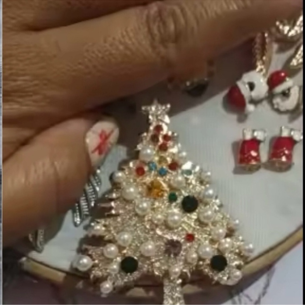 Gorgeous Christmas Tree Brooch Pin - Picture 3 of 4